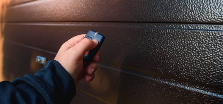 automatic door opener with remote control in Santa Clara